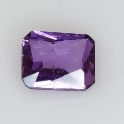 1,05 ct lila Saphir im Smaragdschliff 6,55 x 5,35 x 2,79 mm