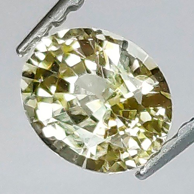 0,69 ct ovale Saphir 5,80 x 4,83 x 3,09 mm
