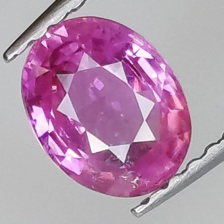 1,06 ct rosafarbener Saphir im Ovalschliff, 6,86 X 5,39 X 3,28 mm
