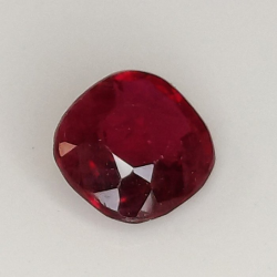 0,66 ct rubis sanguin en coussin 5,36 x 5,11 x 2,52 mm