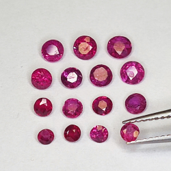 1 ct Round ruby from 2.3 mm to 3.9 mm