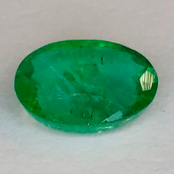 1,23 ct Ovaler Smaragd 8,45 x 3,36 x 3,02 mm