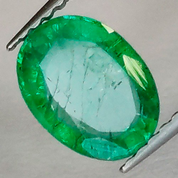 1,23 ct Esmeralda ovalada de8,45 x 3,36 x 3,02 mm