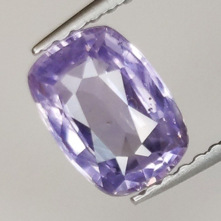 1,26 ct Zafiro Violeta talla cojín 7,60 x 5,51 x 3,10 mm