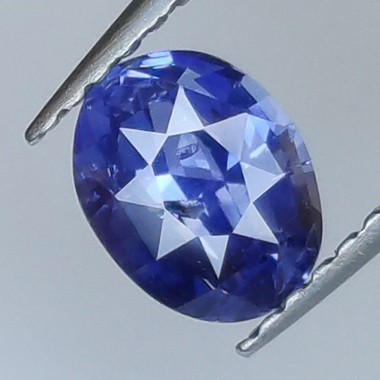 1,05 ct Zafiro Azul oval 6,74 x 5,24 x 3,55 mm