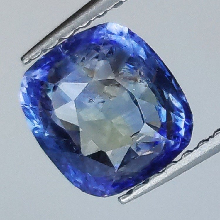 2,01 ct Zafiro cojín azul 7,29 x 6,62 x 4,52 mm