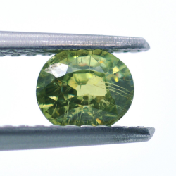 0,56ct Demantoid Oval Schnitt