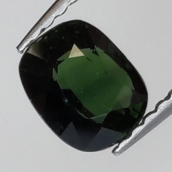 1,05 ct Saphir vert taillé en coussin 6,30 x 4,91 x 3,34 mm
