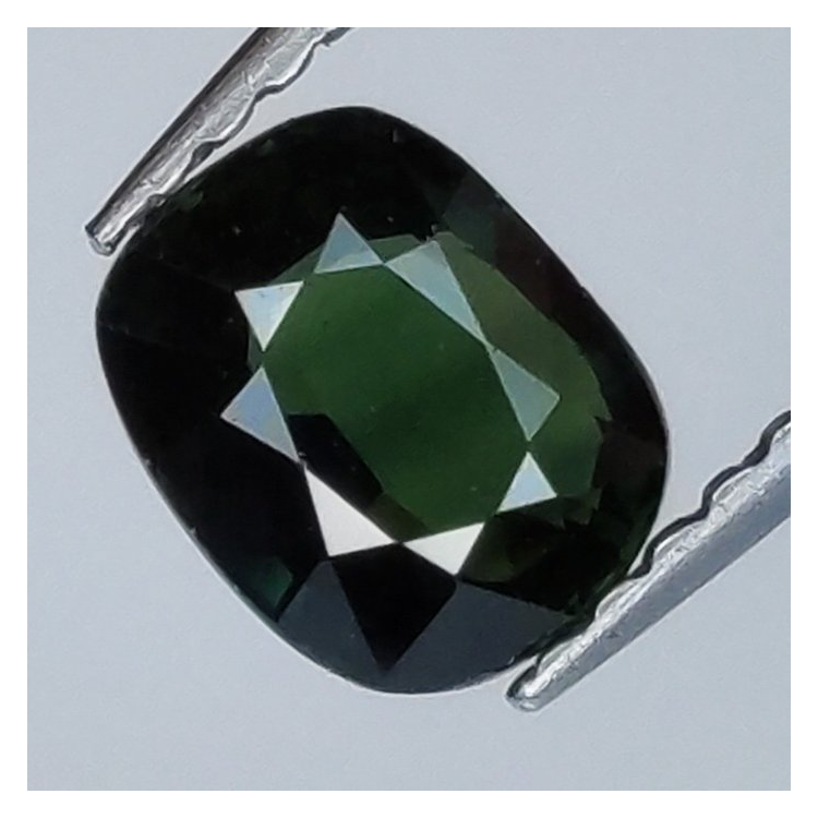 1,05 ct cushion-cut green sapphire 6,30 x 4,91 x 3,34 mm