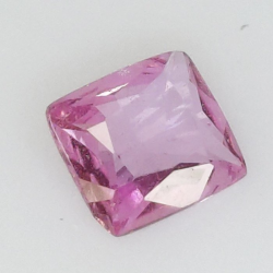 0,89 ct Zafiro Rosa talla princesa 5,86 x 5,40 x 2,53 mm