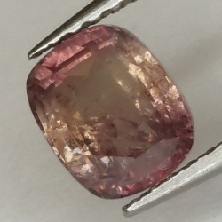 1,57 ct Zafiro Padparadscha cojín 6,38 x 5,32 x 4,55 mm