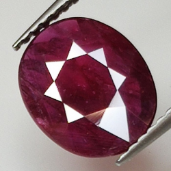 2,46 ct Oval Ruby 10,27 x 8,40 x 2,63 mm