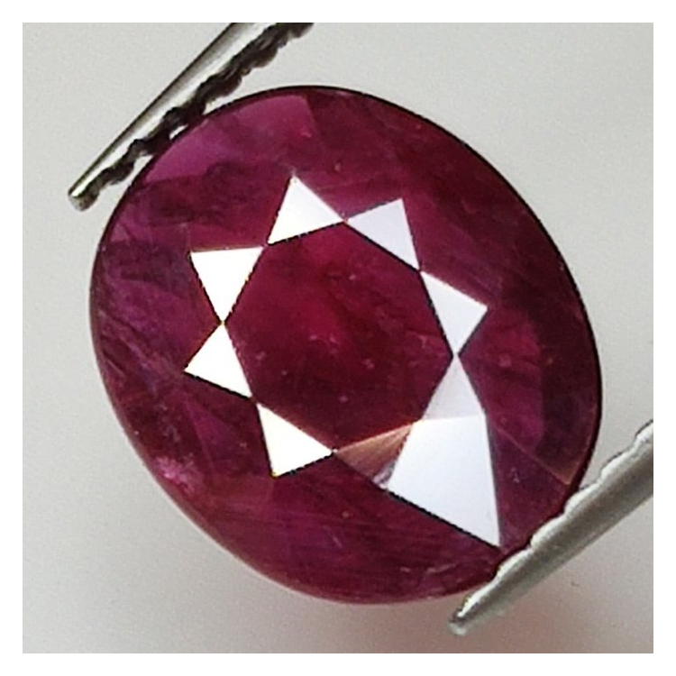 2,46 ct Rubí oval 10,27 x 8,40 x 2,63 mm