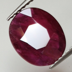 2,46 ct Oval Ruby 10,27 x 8,40 x 2,63 mm