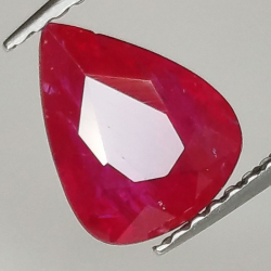2,06 ct Rubin Birnenschliff 8,89 x 7,05 x 4,41 mm
