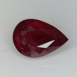 1.07 ct Rubis taille poire 7,22 x 5,01 x 3,80 mm