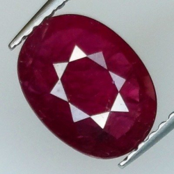 2,13 ct Rubis ovale 99,35 x 7,08 x 3,25 mm