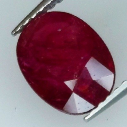 2,13 ct Rubí oval 9,35 x 7,08 x 3,25 mm