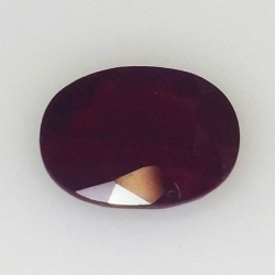 2,45 ct Rubino ovale 9,74 x 7,87 x 3,16 mm