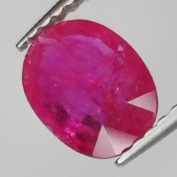 1,07 ct Ovaler Rubin 7,74 x 5,99 x 2,39 mm
