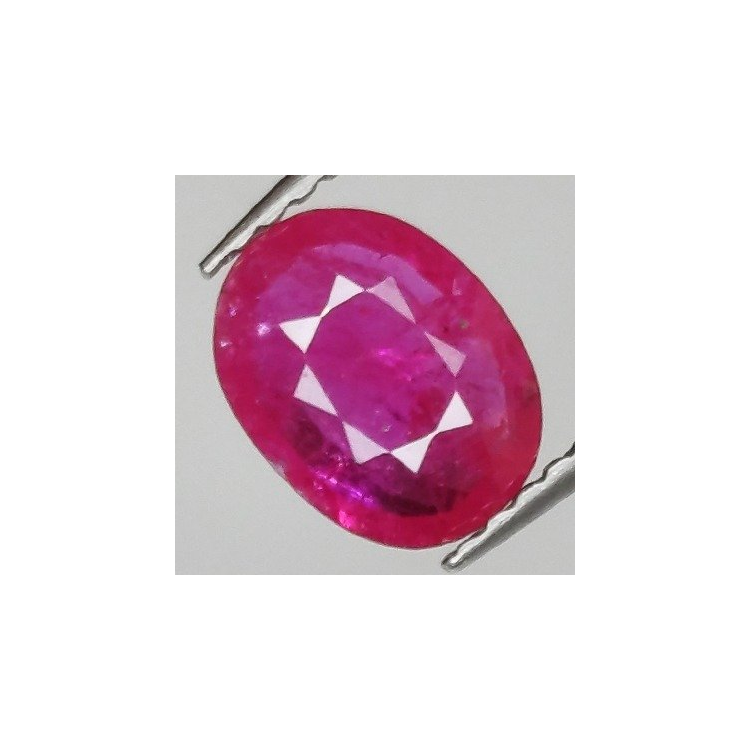 1,07 ct Rubis ovale 7,74 x 5,99 x 2,39 mm