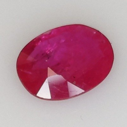 1,07 ct Rubí oval 7,74 x 5,99 x 2,39 mm