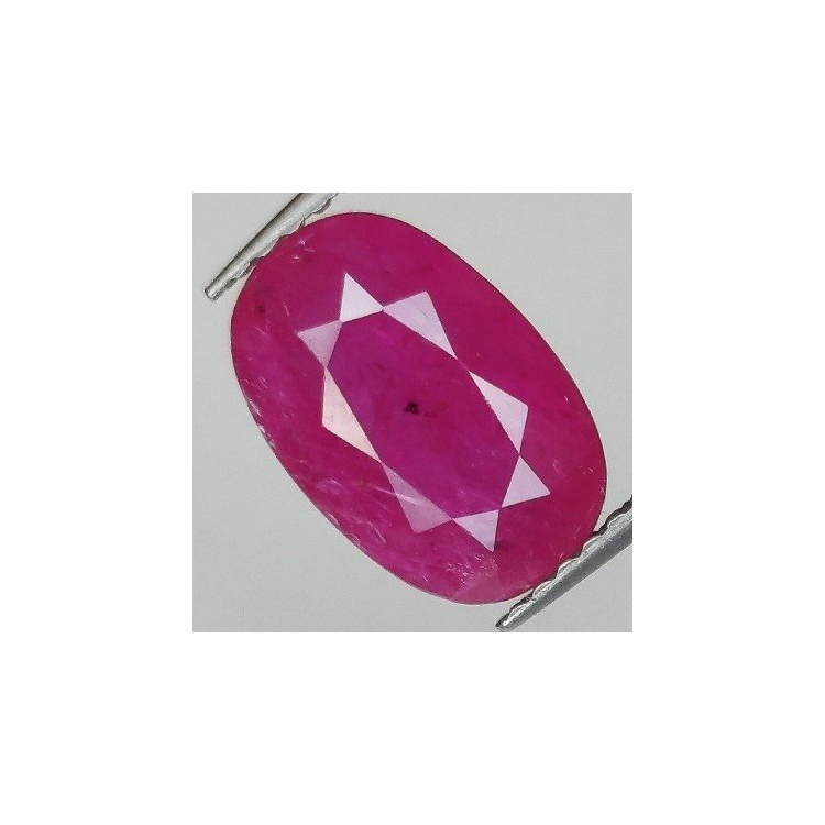 2,71 ct Rubí oval 10,75 x 7,15 x 3,84 mm