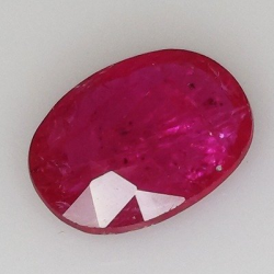 2,35 ct Rubí oval 10,40 x 7,68 x 2,81 mm