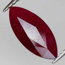1,61 ct Taubenblut-Rubin Marquis, Größe 11,43 x 4,99 x 3,35 mm