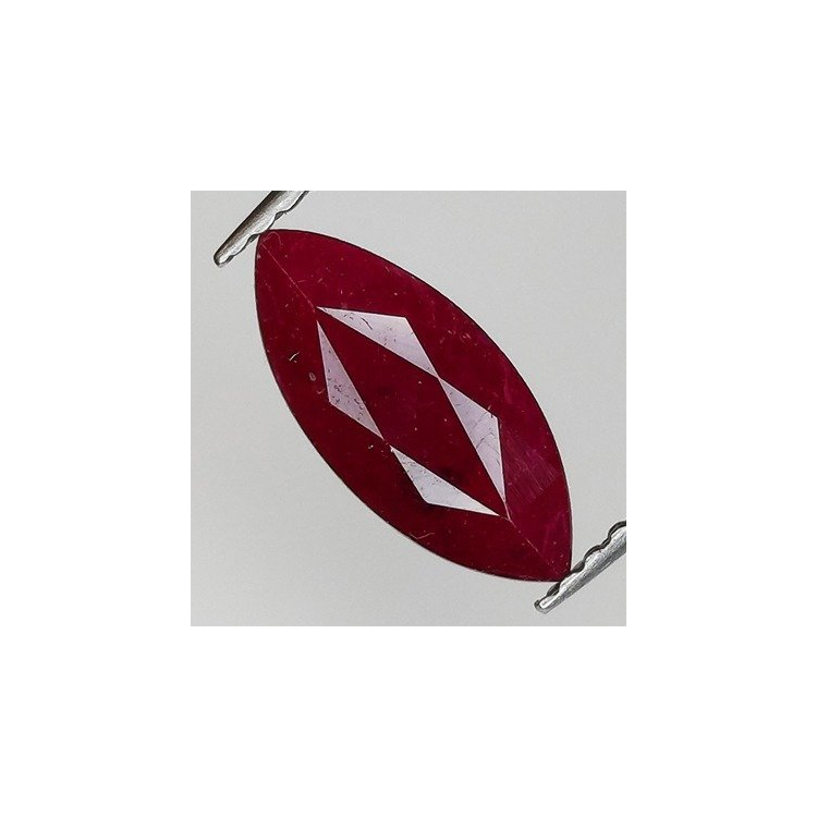 1,61 ct Rubí Sangre de Pichón Talla Marquís 11,43 x 4,99 x 3,35 mm