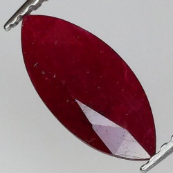 1,61 ct Rubí Sangre de Pichón Talla Marquís 11,43 x 4,99 x 3,35 mm