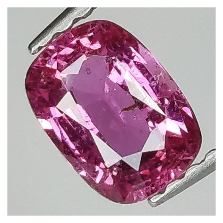 1,09 ct Cushion-cut pink sapphire 6,51 x 4,74 x 3,42 mm