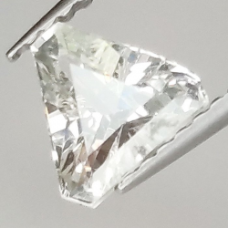 1,05 ct Zafiro Incoloro Talla triangular 6,10 x 6,75 x 3,58 mm