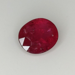 1,99 ct Rubí oval 8,20 x 6,80 x 4,08 mm