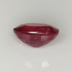 1,99 ct Rubí oval 8,20 x 6,80 x 4,08 mm