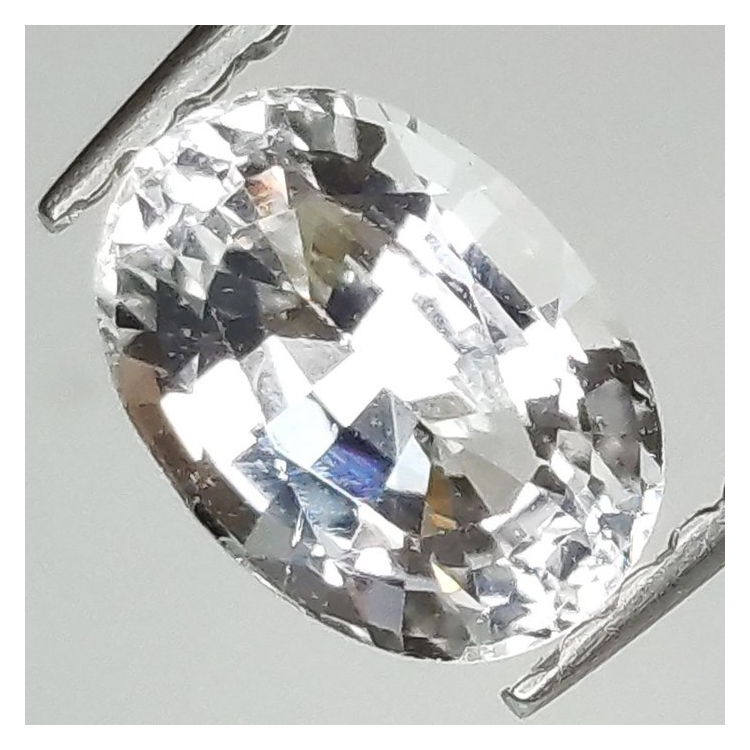 1,04 ct Zafiro Incoloro Talla Oval 7,06 x 5,12 x 3,79 mm