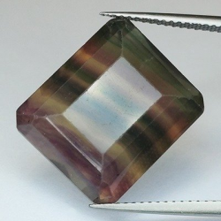 27,88 ct Fluorit Blue John Smaragdschliff 17,44 x 14,73 x 10,70 mm