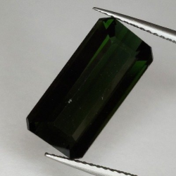 7,97 ct Turmalina Talla Esmeralda 16,67 x 8,21 x 5,67mm