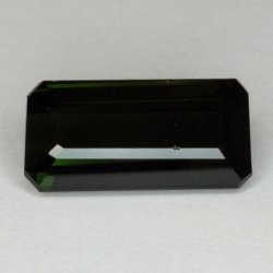7,97 ct Turmalin Smaragd Schnitt 16,67 x 8,21 x 5,67mm