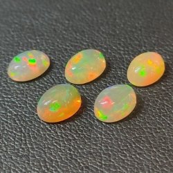 3,04 ct Ópalo talla oval Aprox: 7 x 5 x 3 mm