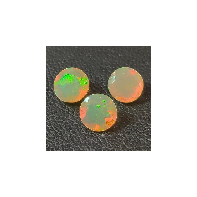 1,76 ct Opal rund geschliffen ca. 6mm