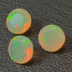 1,76 ct opal round cut approx. 6mm