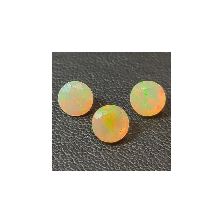2,28 ct opal round cut approx. 6mm