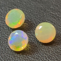 2,03 ct Opale taglio rotondo circa 6 mm