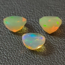 2,03 ct Opale taglio rotondo circa 6 mm