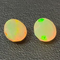 1,85 ct Opale taglio rotondo circa 7 mm