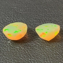 1,85 ct Opal rund geschliffen ca. 7 mm