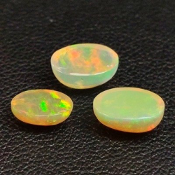 2.61 ct Noble opal oval cut approx: 8 x 6 x 4 mm