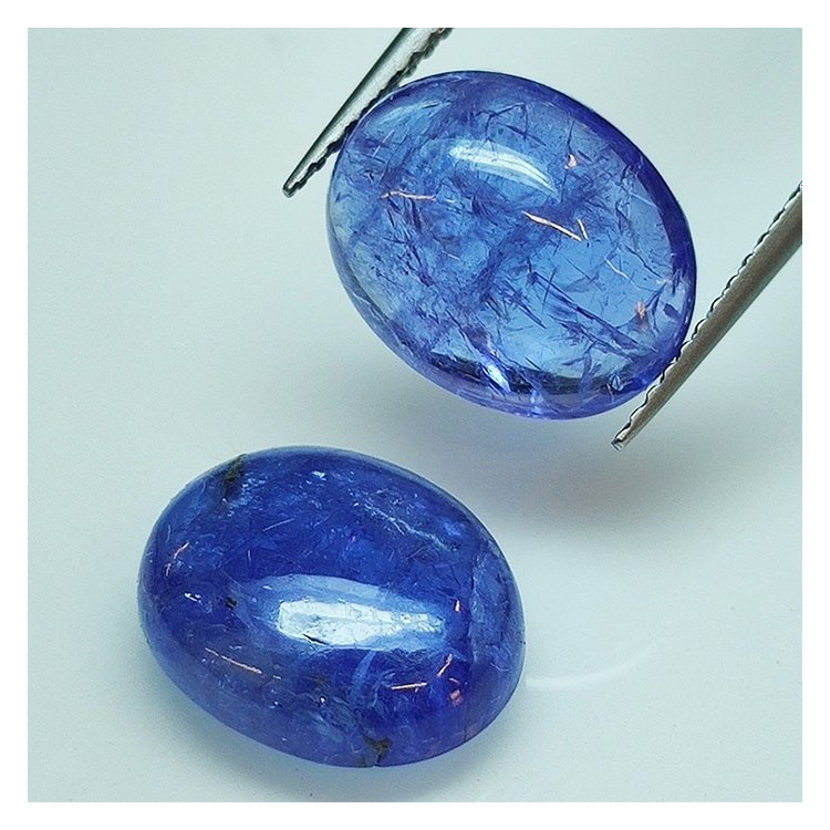 11,23 ct Tanzanite Blue Oval Size approx: 12 x 10 x 5 mm