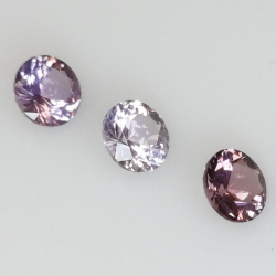 1,23 ct Tall Round Spinel approx. 4,5-4,6 mm